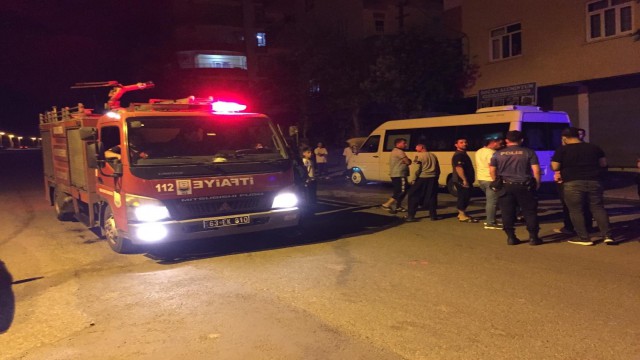 Siverekte park halindeki minibüs kundaklandı