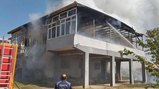 Sobanın üzerinde unutulan süt yangına neden oldu