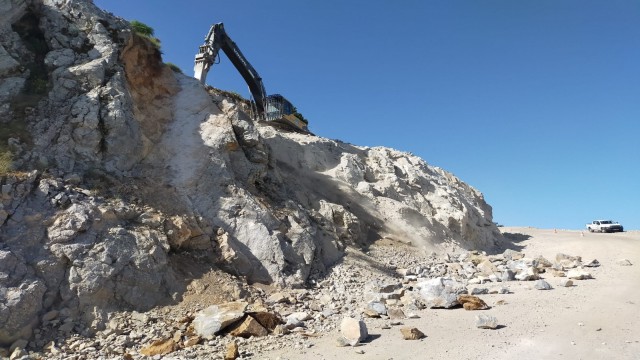 Spil Dağında yol çalışmaları devam ediyor