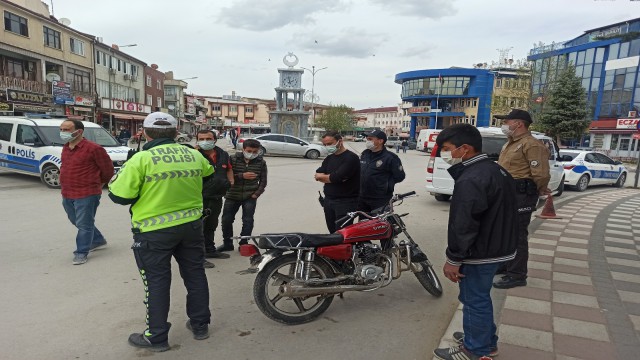 Şuhutta kısıtlama denetimleri 4. gününde de devam etti