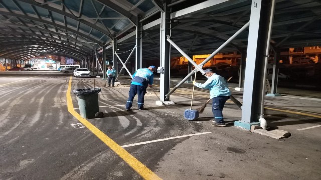 Süleymanpaşa Belediyesi semt pazarlarını dezenfekte etti