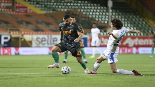 Süper Lig: Aytemiz Alanyaspor: 2 - BB Erzurumspor: 1 (İlk yarı)