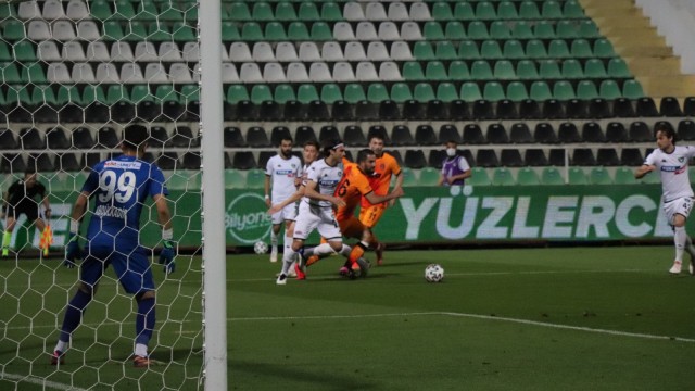 Süper Lig: Denizlispor: 0 - Galatasaray: 2 (İlk yarı)