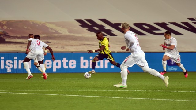 Süper Lig: Fenerbahçe: 0 - Sivasspor: 0 (Maç devam ediyor)