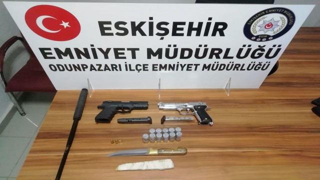 Şüpheli şahıslar üzerinde silah ve mühimmat ele geçirildi
