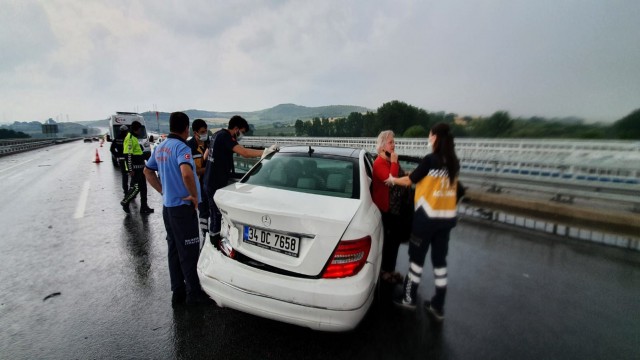 Susurlukta otoyolda trafik kazaları: 2 yaralı