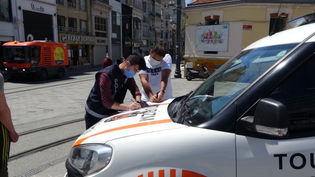 Taksimde turistlere yönelik denetim