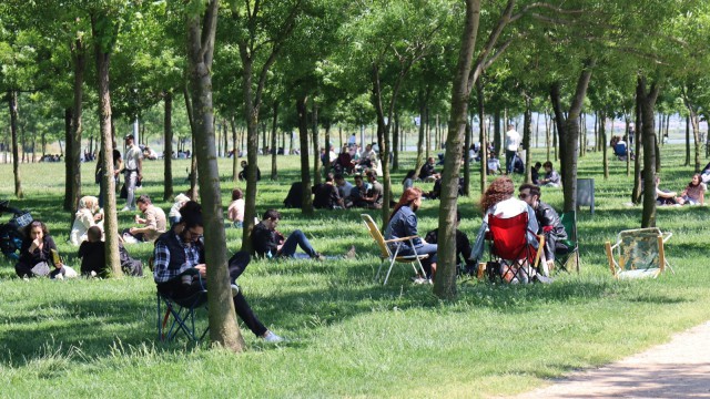 Tam kapanma sonrası sahiller doldu