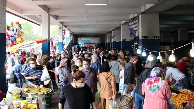 Tam kapanmada Cumartesi günleri pazarlar açık olacak