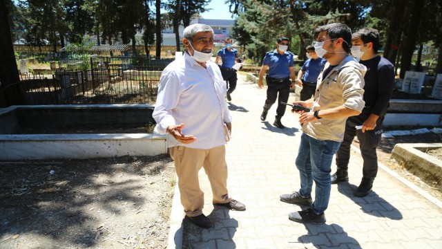 Tam kapanmada mezarlıkta “korsan hoca” avı