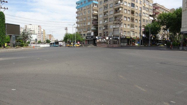 Tam kapanmanın son gününde de Diyarbakırda sessizlik sürüyor