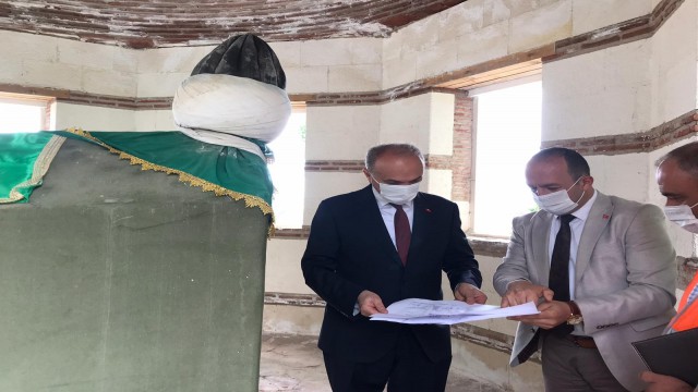 Tarihi Türbede restorasyon yeniden başladı