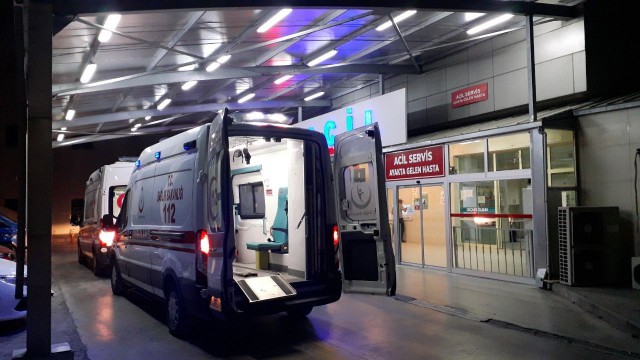 Tarladan dönen çiftçi traktörü ile kanala devrildi