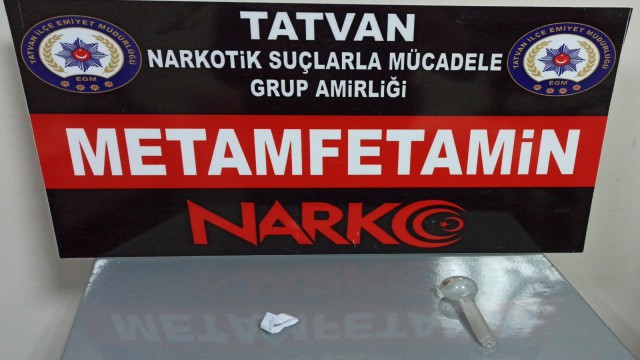 Tatvanda aranan uyuşturucu taciri yakalandı