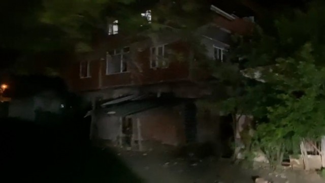 Telefonla konuşurken pencereden düştü