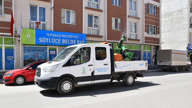 Tepebaşında haşereye karşı ilaçlama çalışmaları