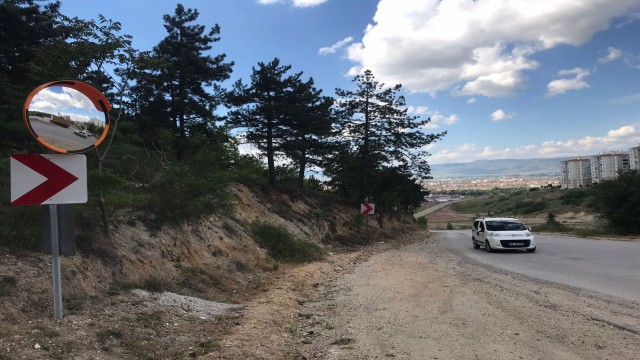 Tepegöz güvenlik aynası tekrardan aynı yerini aldı