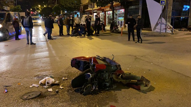 Ticari taksiyle çarpışan motosikletli yaralandı