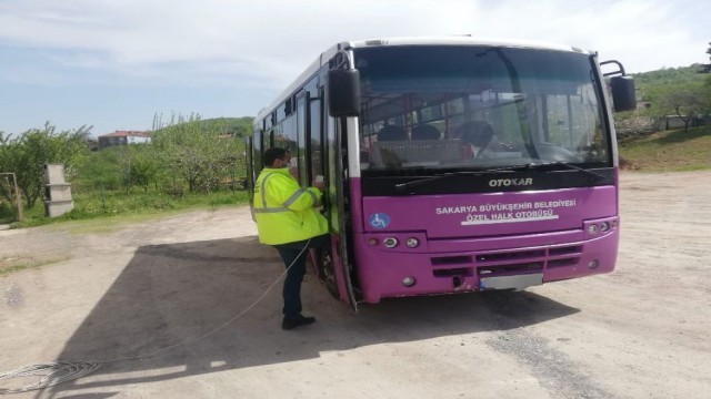 Toplu taşıma araçları ve duraklar dezenfekte ediliyor