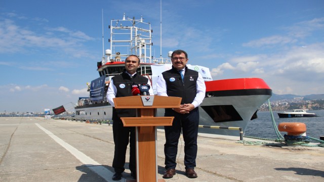 TÜBİTAK Marmara Araştırma Gemisi, deprem araştırma seferi için İzmirden uğurlandı