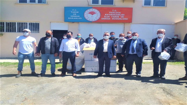 Tuzlucada arıcılara ilaç dağımı yapıldı