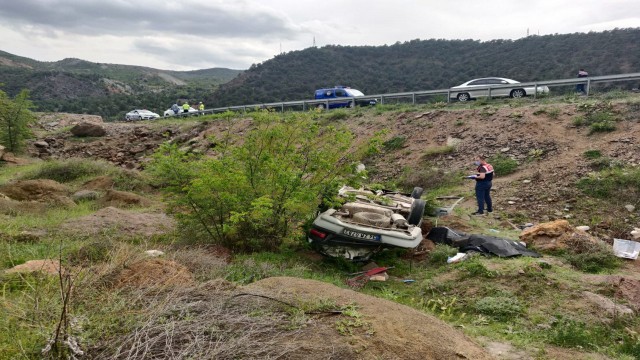 Uçuruma devrilen otomobildeki sürücü öldü