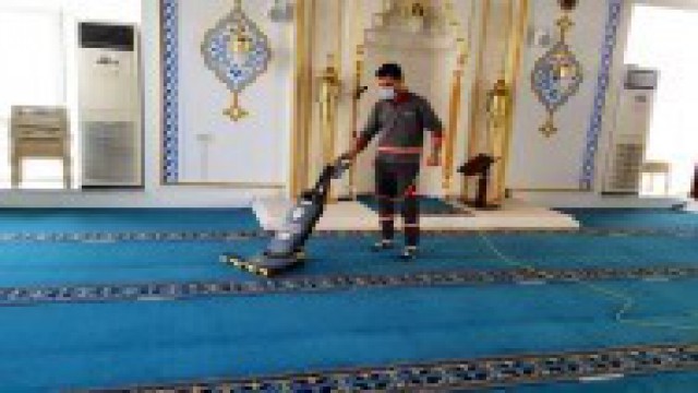 Ümraniyede camiler ve şehitlik bayrama hazır