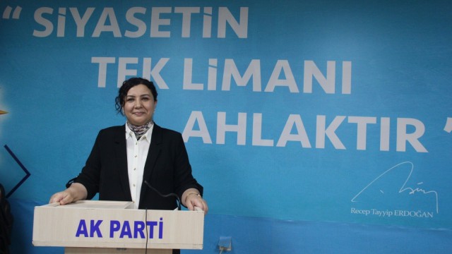 Ünsaldan Ekicioğluna cevap: Şahsıma siyasi ömür biçen siyasi cenazeler gibi sizin de zemininiz anlaşıldığı üzere çok kaygan”