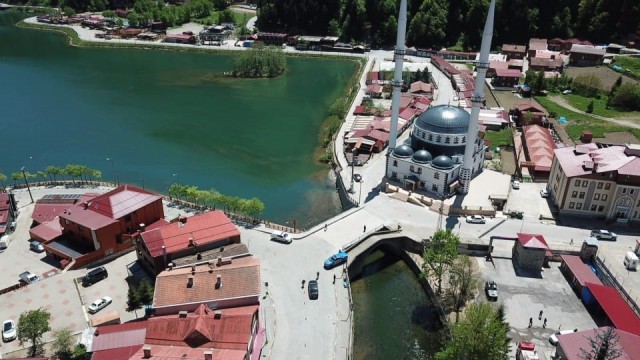 Uzungölde jandarmadan drone ile trafik denetimi
