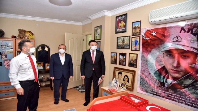 Vali Aksoydan şehit aileleri ve gazilere bayram ziyareti