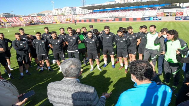 Vali Bilmezden Vanspora moral ziyareti