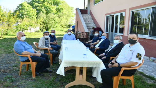 Vali Dağlı, şehit ailesiyle bayramlaştı