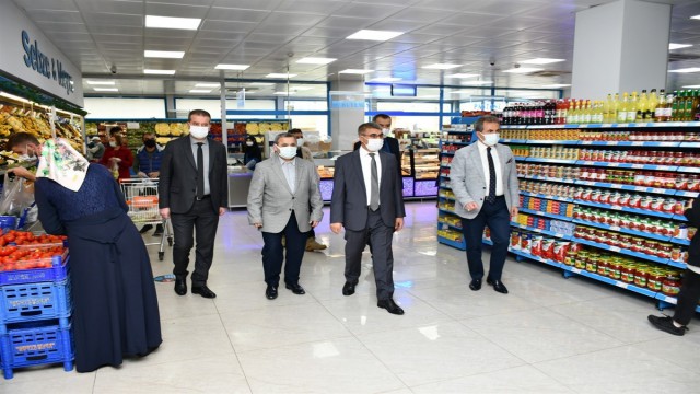 Vali Gürel iş yeri sahipleri ile vatandaşlara uyarılarda bulundu