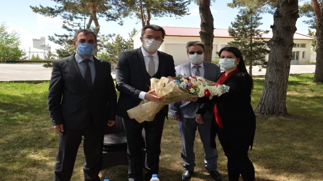 Vali Memişe 19 Mayıs ziyareti