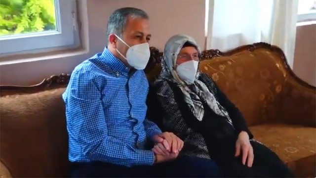 Vali Yerlikaya Anneler Gününde Şilede 17 yıldır muhtarlık yapan Şafak Karakeskini ziyaret etti