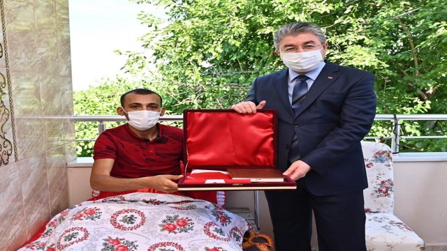 Vali Yılmazdan Kuzey Irak gazisi Talana ziyaret