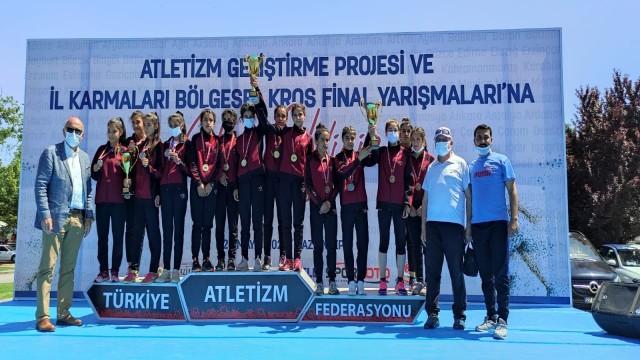 Van Büyükşehir Belediyesi Atletizm Takımı Türkiye şampiyonu oldu