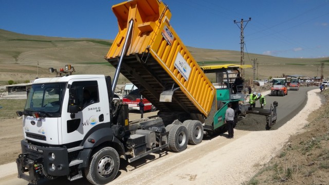 Vanda ilk beton yol yapımı gerçekleştirildi