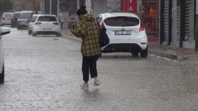 Vanda sevindiren yağmur yağışı