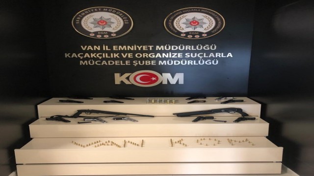 Vanda silah ticareti operasyonu: 13 gözaltı