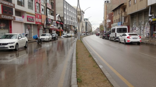 Vanda tam kapanmanın ikinci gününde sessizlik hakim