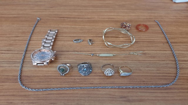 Vatandaşların çalınan altınlarını, kıymetli eşyaları polis ekiplerince bulundu