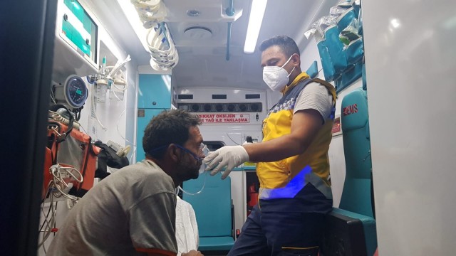 Yangına uykuda yakalandı, canını zor kurtardı