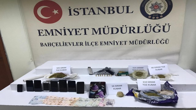 Yaşı küçük kişiye uyuşturucu sattıran 7 şüpheli gözaltına alındı