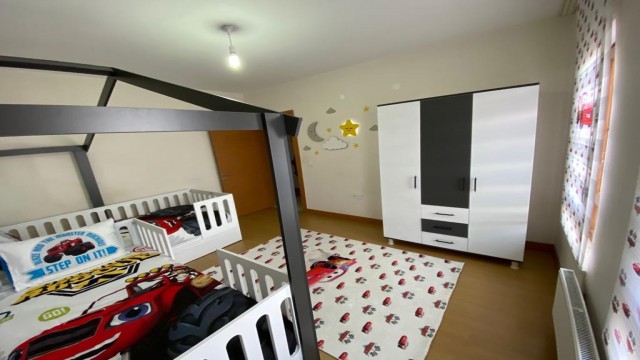 Yetim çocuklar mektupla istedi, kaymakamlık odalarını yeniledi