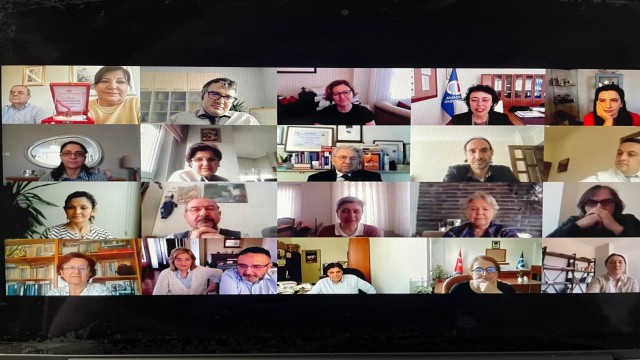 Yılların öğretim üyesi Erdoğan çifti törenle emekliliğe uğurlandı