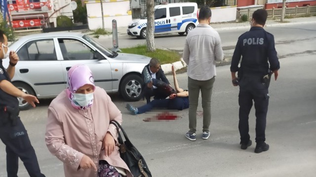 Yol verme meselesi yüzünden tartıştığı kişiyi silahla yaraladı