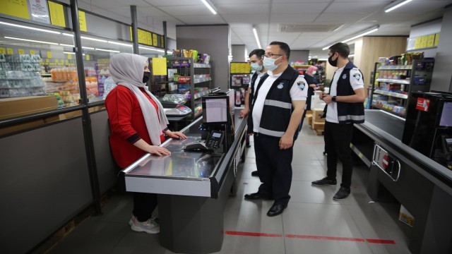 Zabıtadan zincir marketlere bilgilendirme