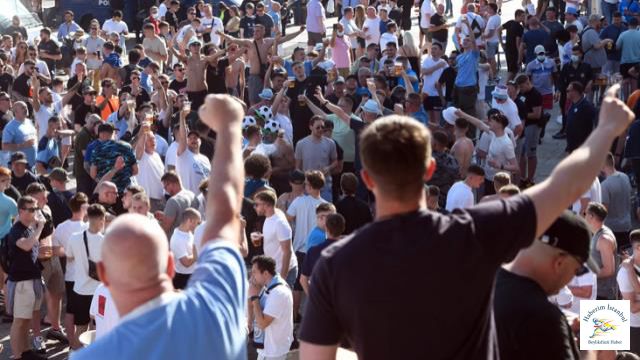 İstanbul yerine Porto'ya giden İngilizler ülkeyi ateşe attı