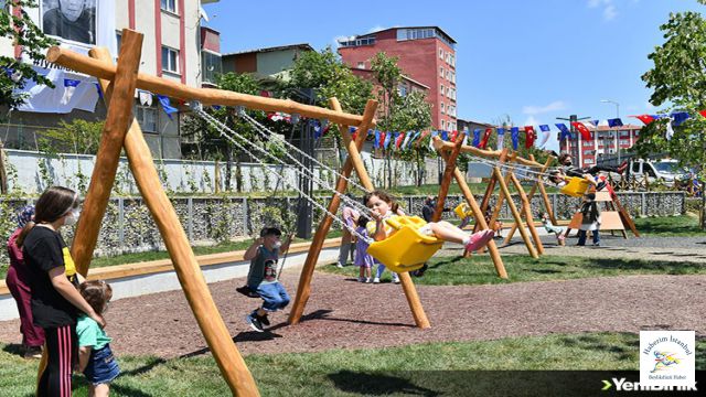 Üsküdar'da Yeni Açılan Parka Eren Bülbül Adı Verildi